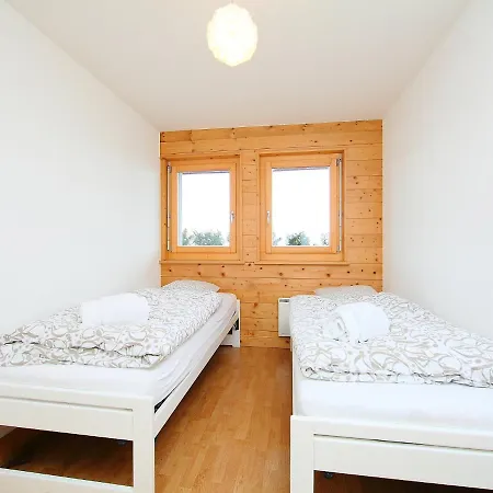 בקתה Chalet Castle Hill ננדה